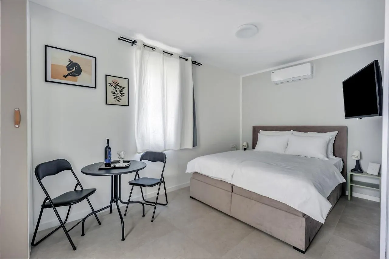 Studio Apartments Yucca, 2-Min To The Beach And 5 To Trogir 0*,  Croatia