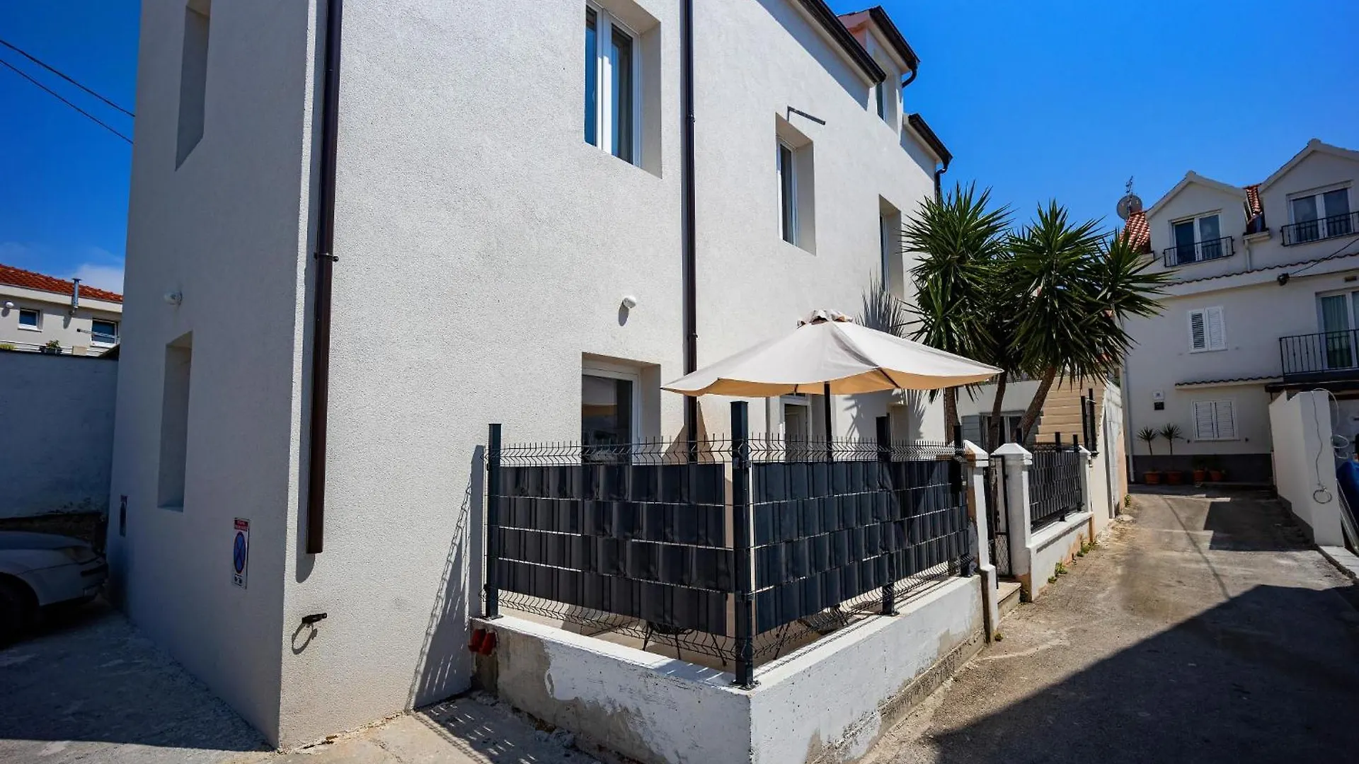 Studio Apartments Yucca, 2-Min To The Beach And 5 To Trogir