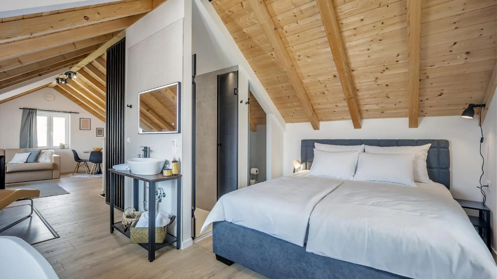 Studio Apartments Yucca, 2-Min To The Beach And 5 To Trogir