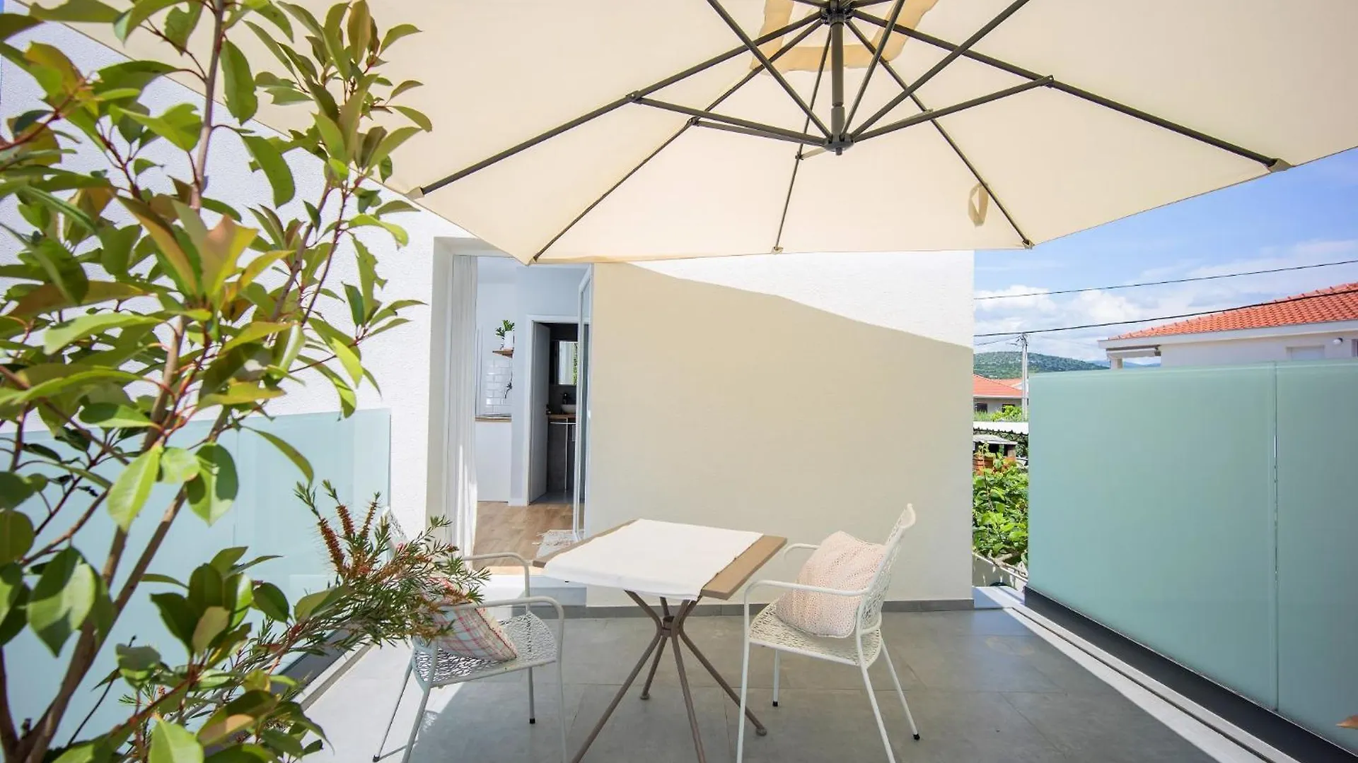 Studio Apartments Yucca, 2-Min To The Beach And 5 To Trogir Croatia