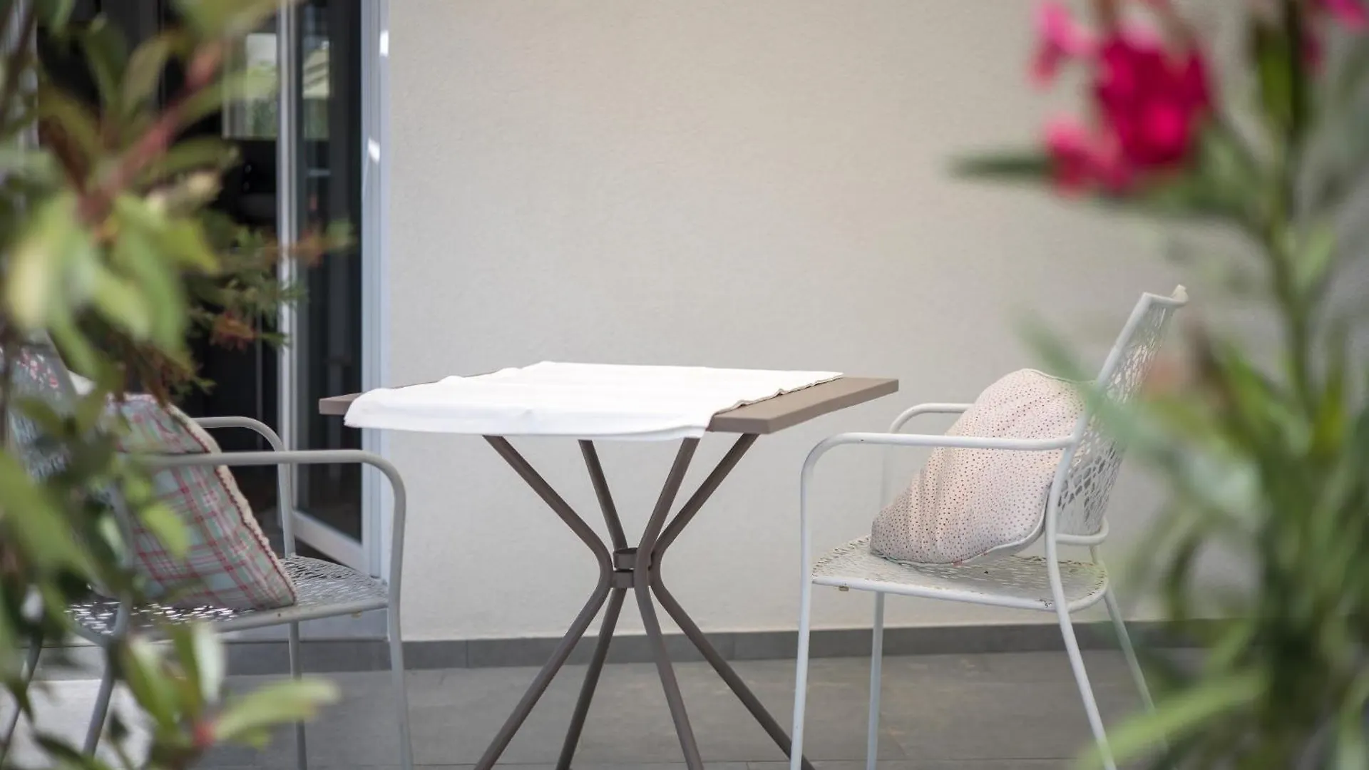 Studio Apartments Yucca, 2-Min To The Beach And 5 To טרוגיר