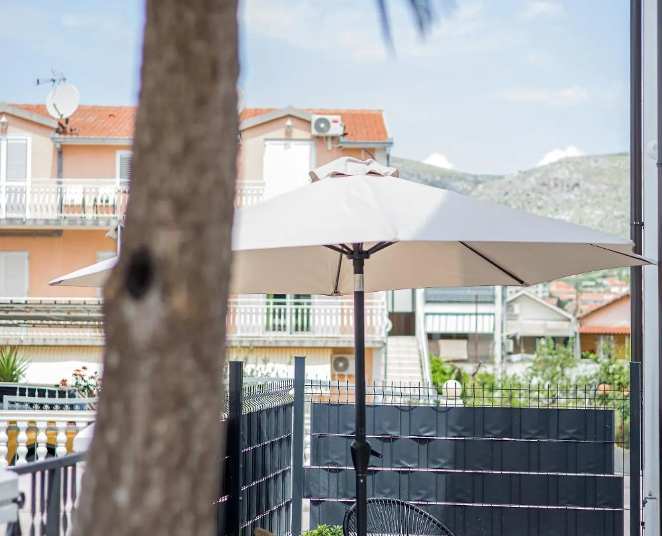 Studio Apartments Yucca, 2-Min To The Beach And 5 To Trogir 0*,